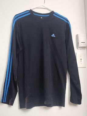 🔥Adidas Men’s Black Long-Sleeve Crew with Blue Stripe Detail